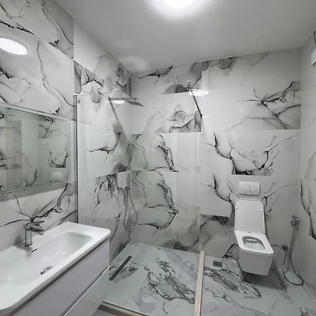 Rana E Hedhun * Lezhe